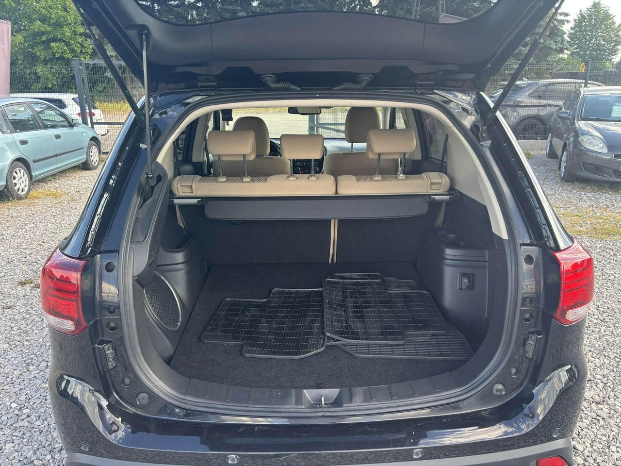 Mitsubishi Outlander - Zdjęcie 33