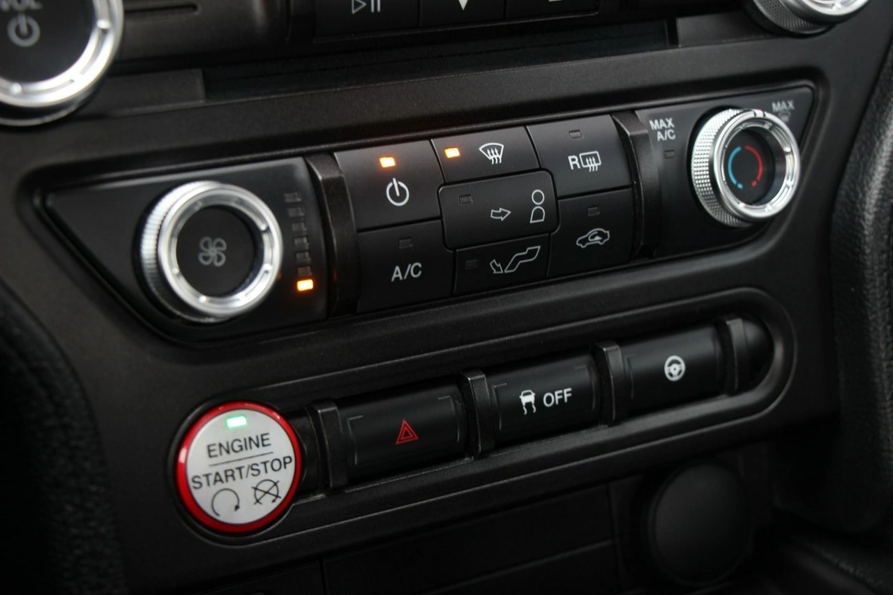 Ford Mustang - Zdjęcie 15