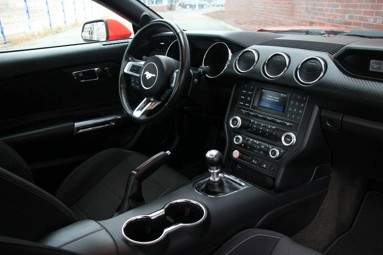 Ford Mustang - Zdjęcie 23