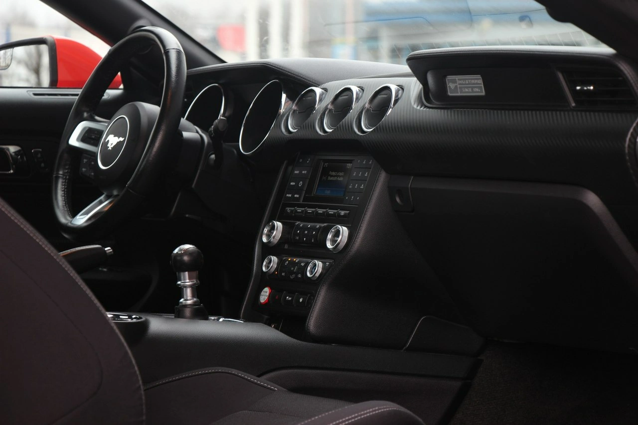 Ford Mustang - Zdjęcie 25