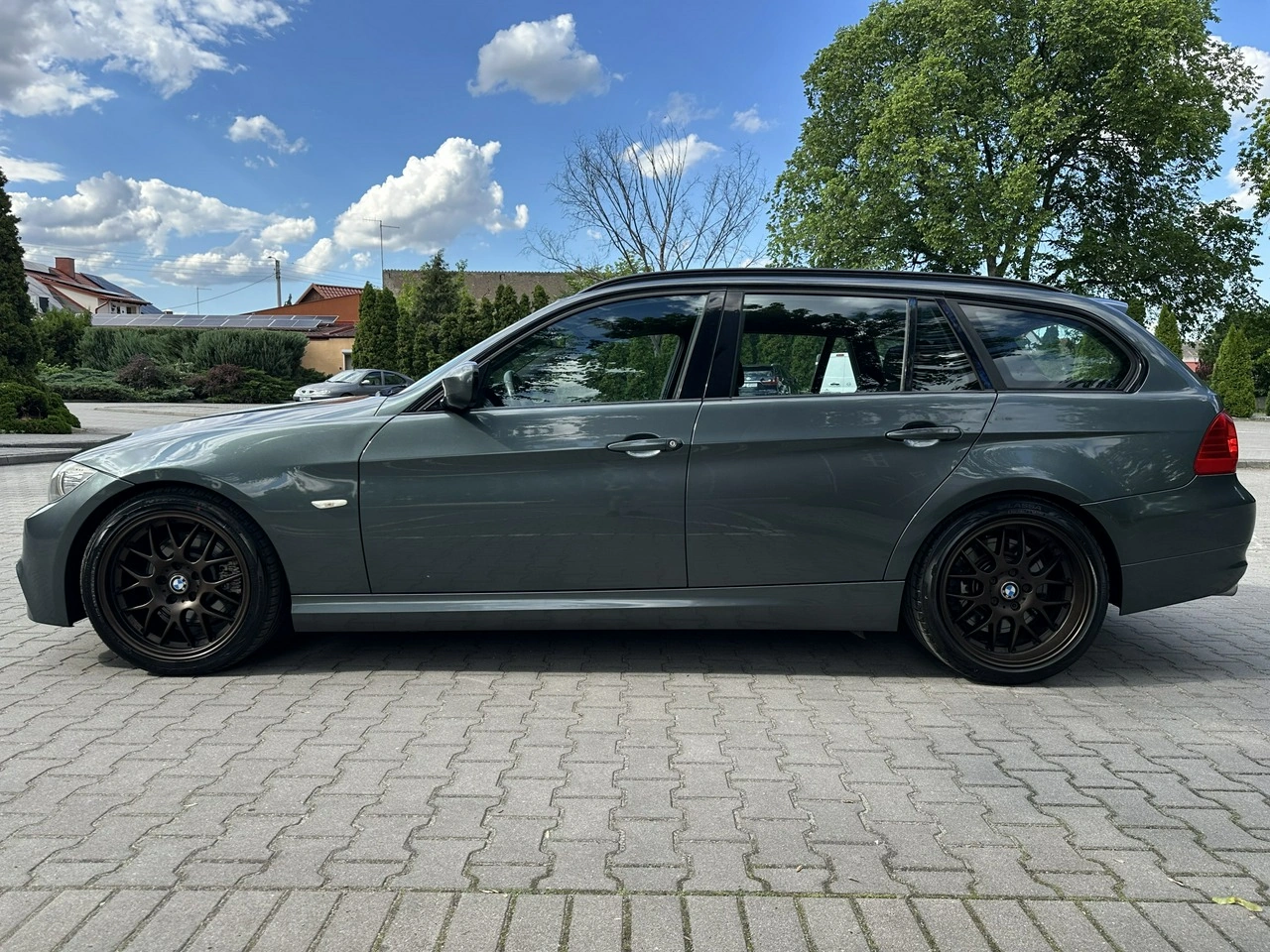 BMW 330 - Zdjęcie 1