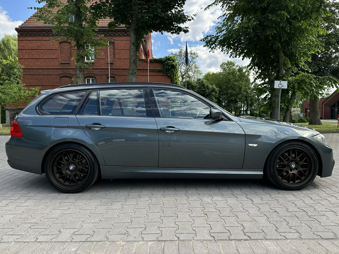 BMW 330 - Zdjęcie 4