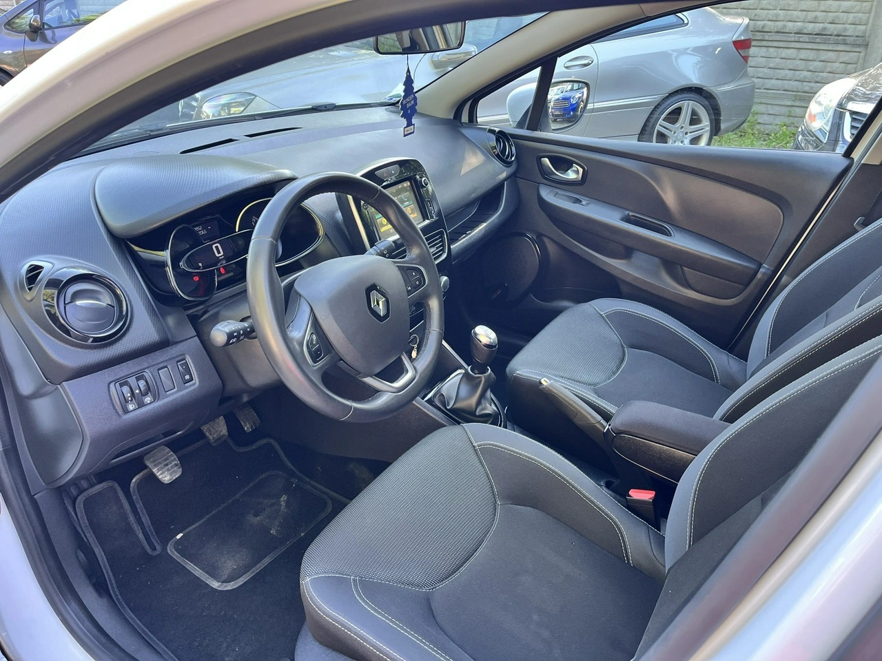 Renault Clio - Zdjęcie 16