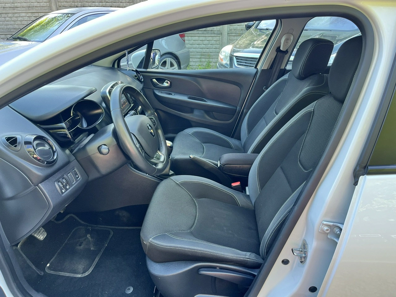 Renault Clio - Zdjęcie 17