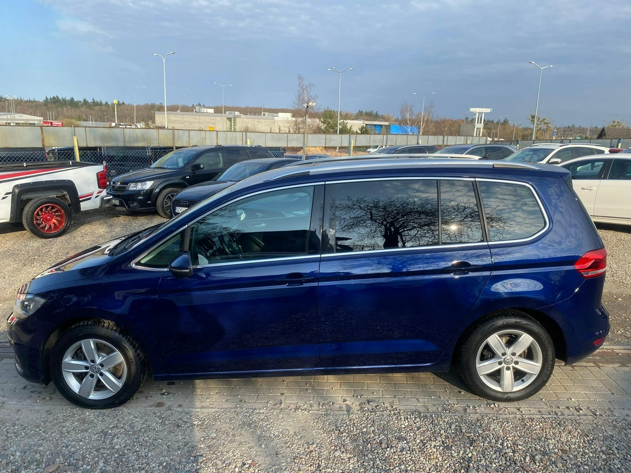 Volkswagen Touran - Zdjęcie 11