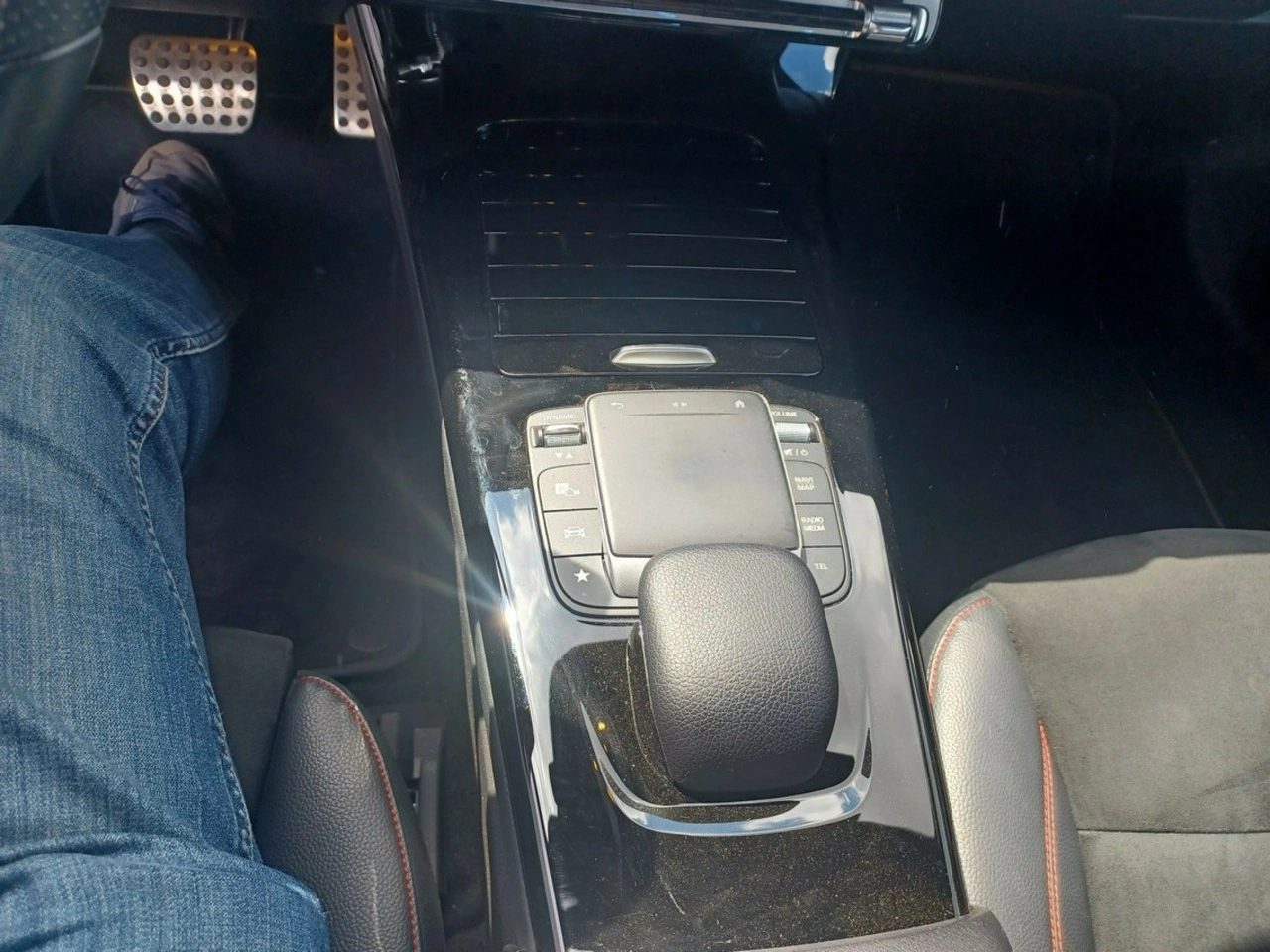 Mercedes CLA 200 - Zdjęcie 11