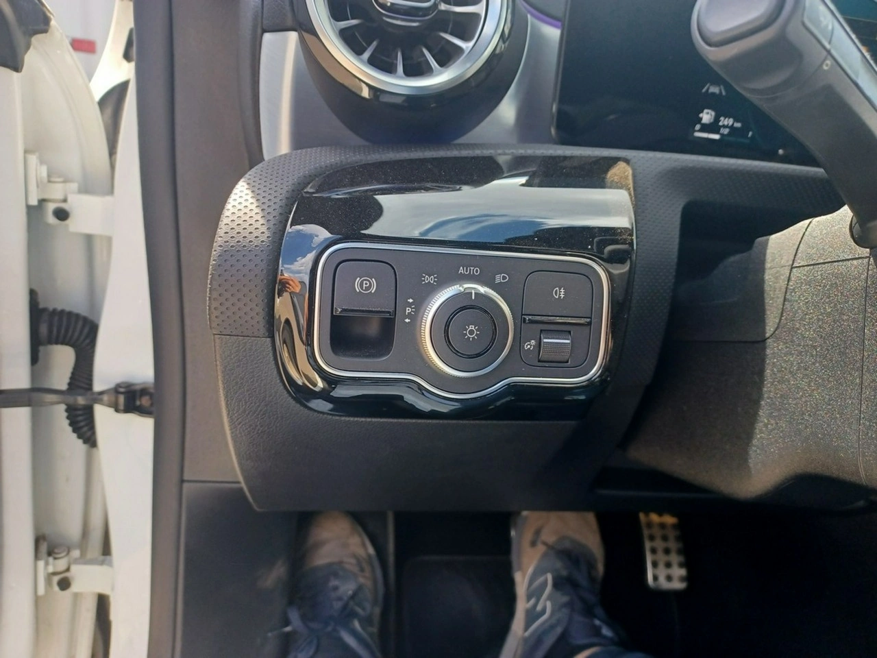 Mercedes CLA 200 - Zdjęcie 15
