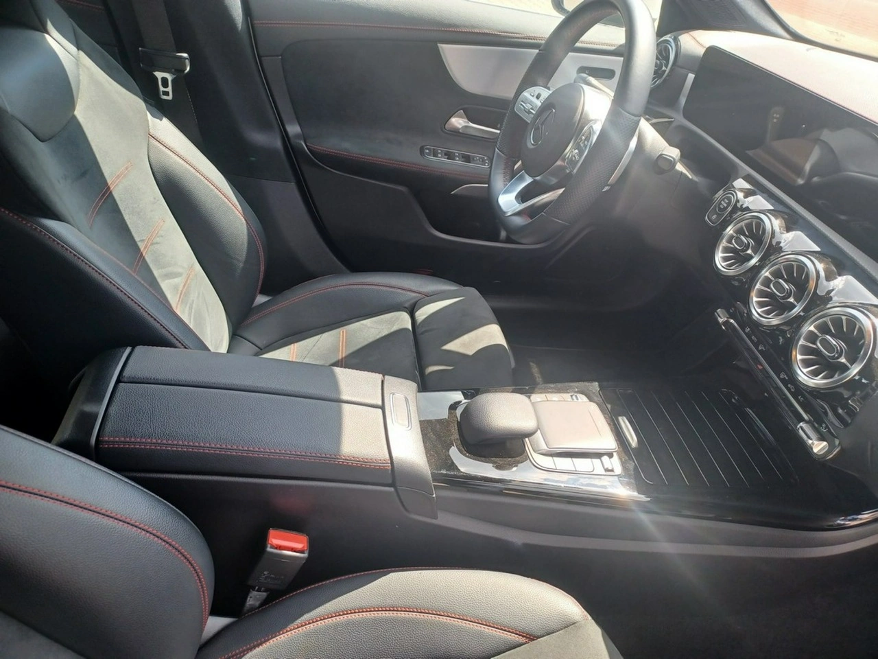 Mercedes CLA 200 - Zdjęcie 17