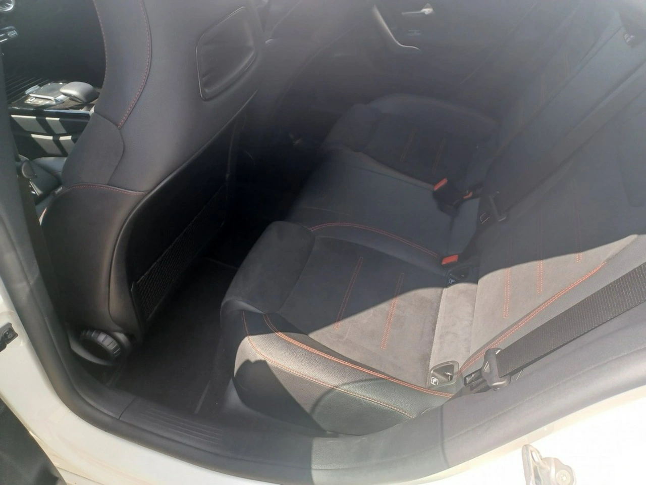 Mercedes CLA 200 - Zdjęcie 20