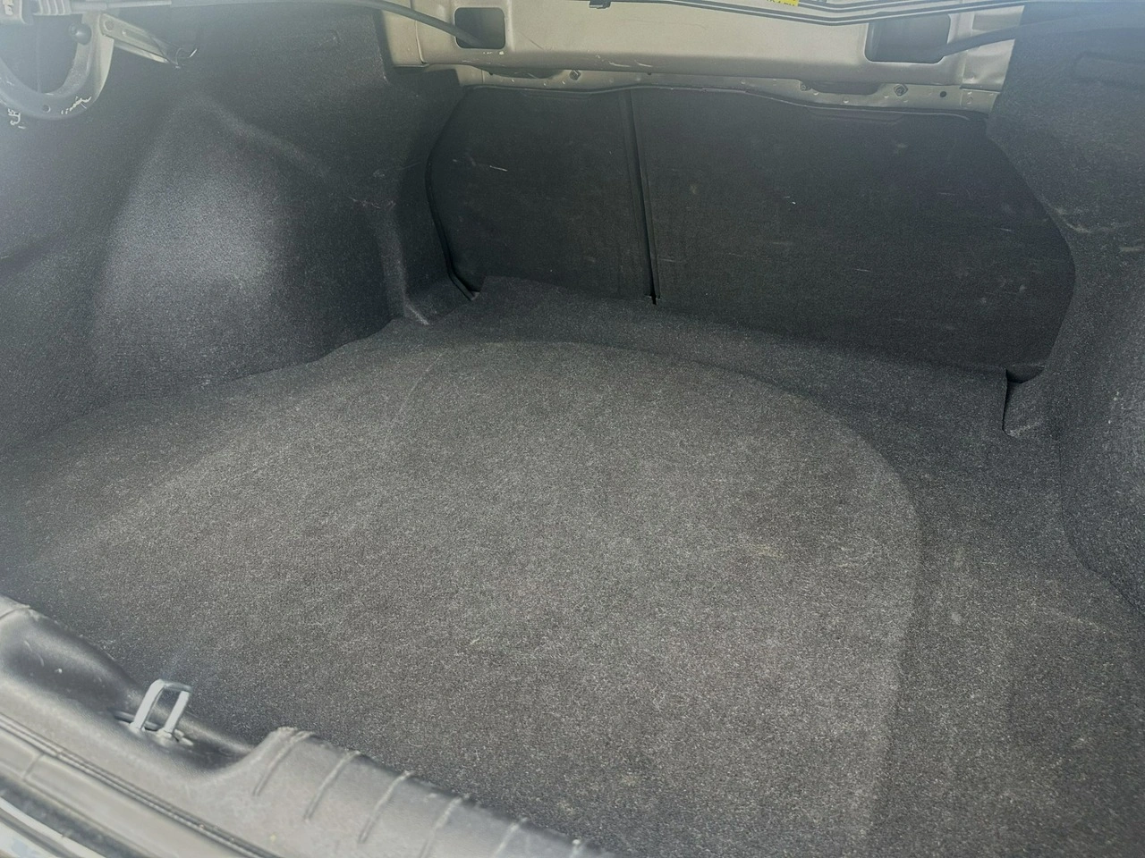 Hyundai Elantra - Zdjęcie 10