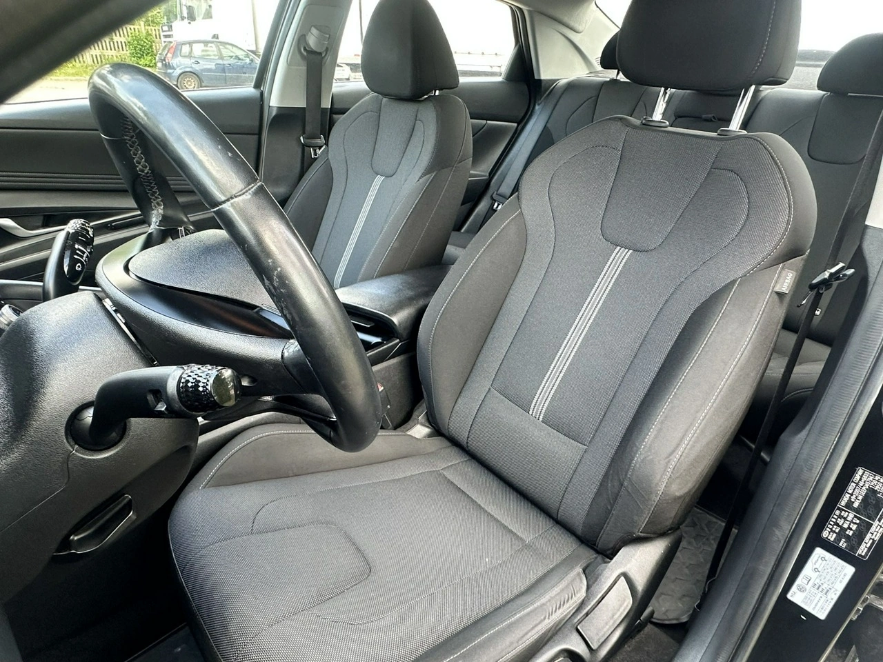 Hyundai Elantra - Zdjęcie 15