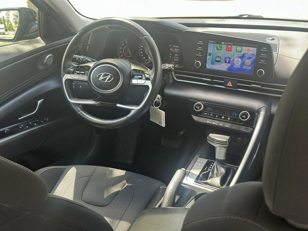Hyundai Elantra - Zdjęcie 17