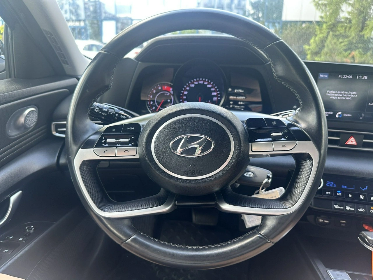 Hyundai Elantra - Zdjęcie 18