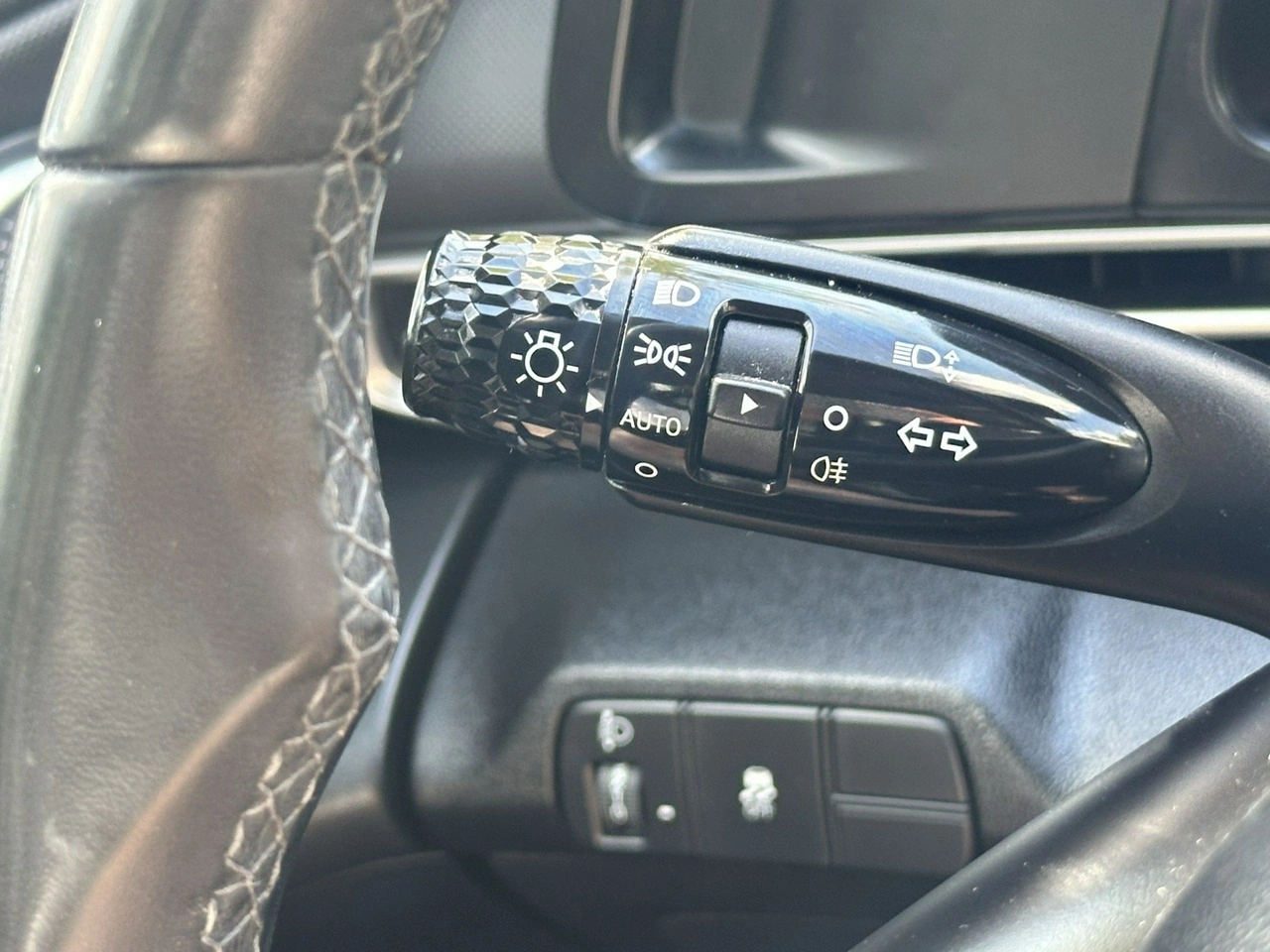 Hyundai Elantra - Zdjęcie 21