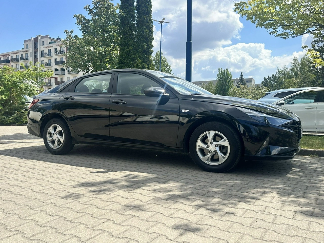 Hyundai Elantra - Zdjęcie 3