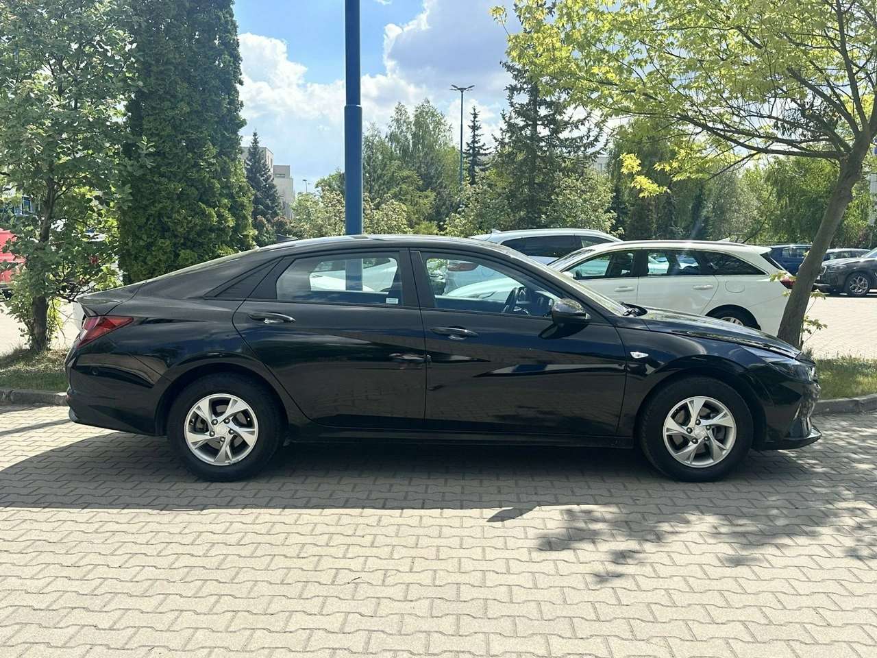 Hyundai Elantra - Zdjęcie 4