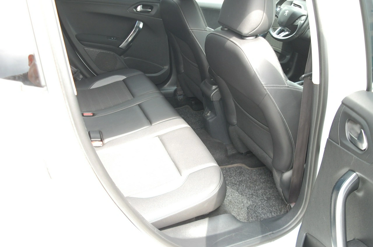 Peugeot 2008 - Zdjęcie 24