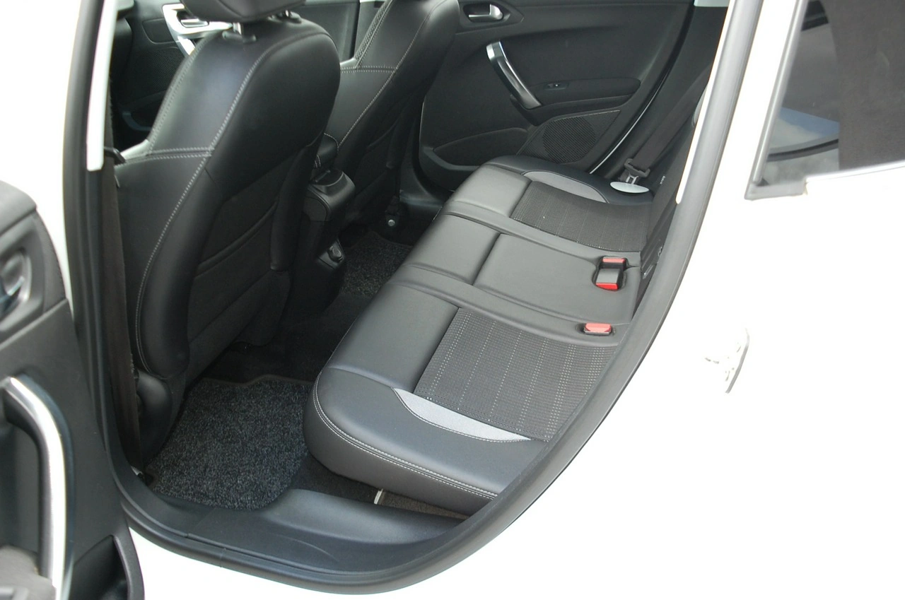 Peugeot 2008 - Zdjęcie 25