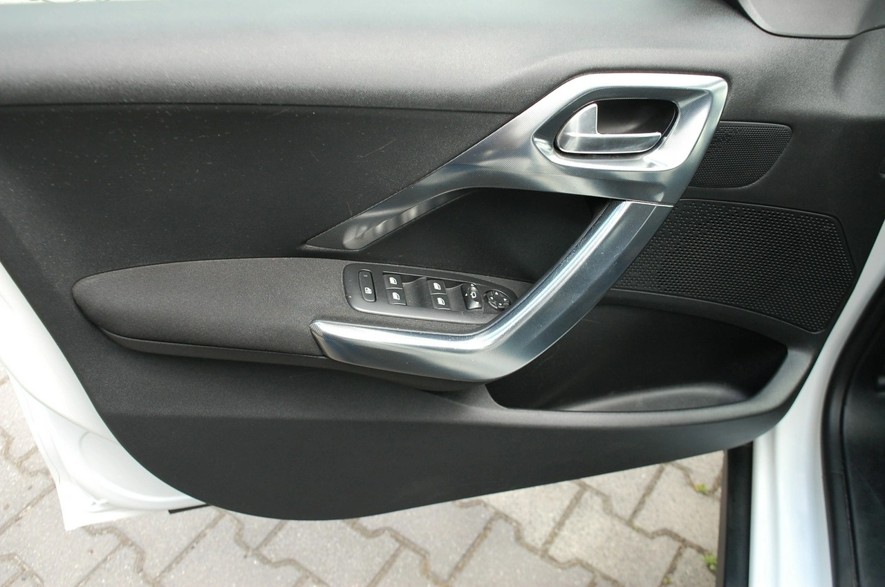 Peugeot 2008 - Zdjęcie 28