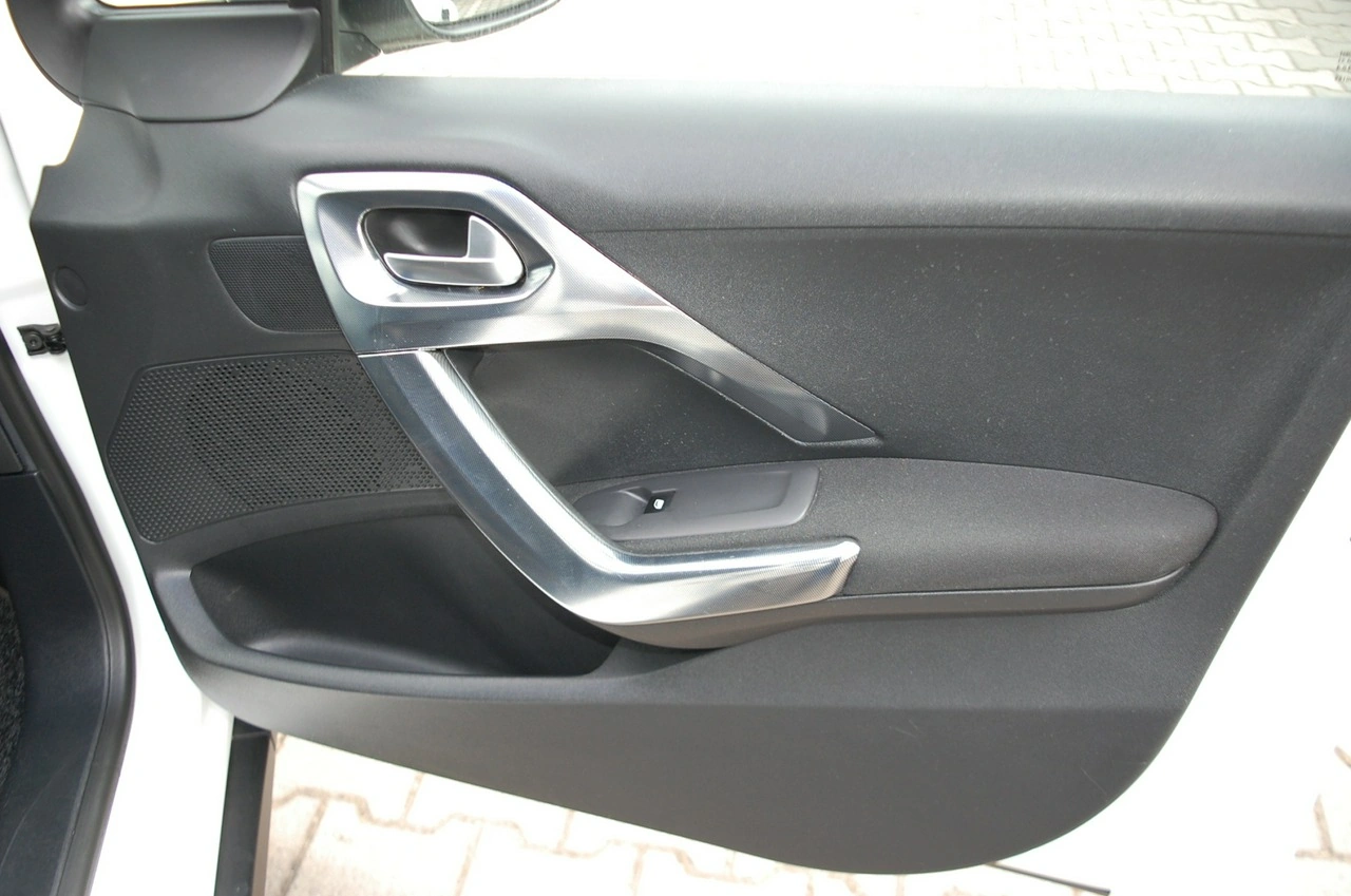 Peugeot 2008 - Zdjęcie 30