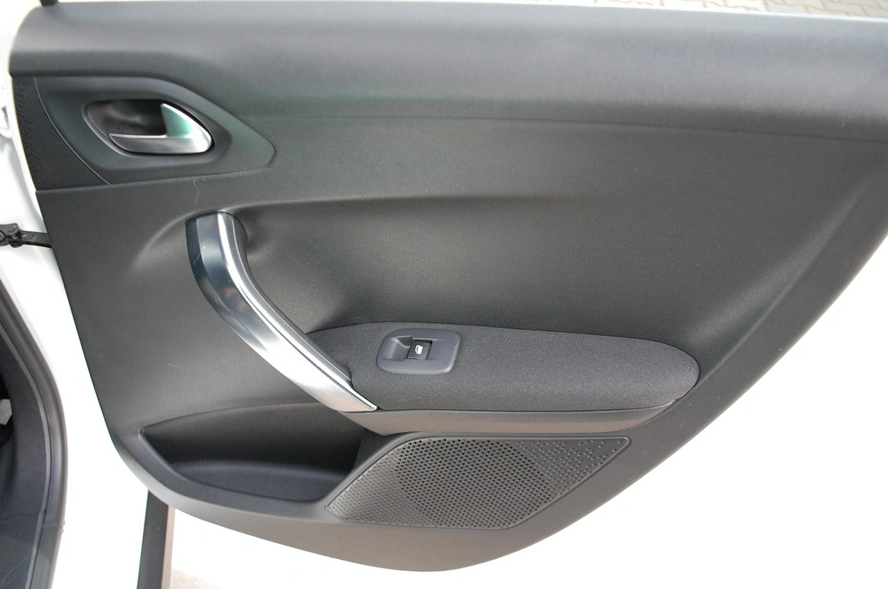 Peugeot 2008 - Zdjęcie 31