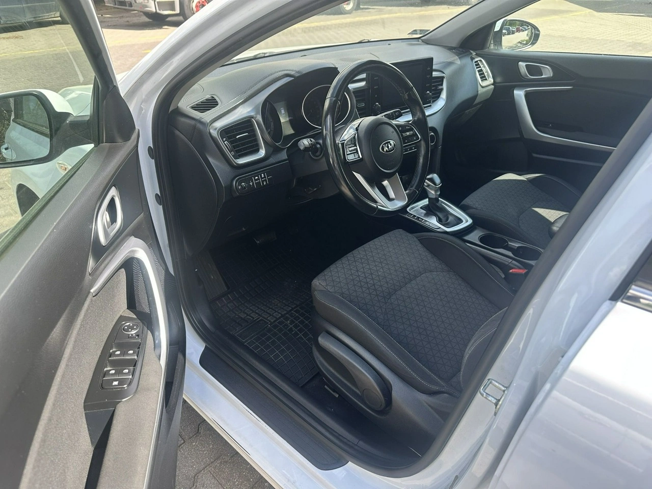 Kia Ceed - Zdjęcie 16