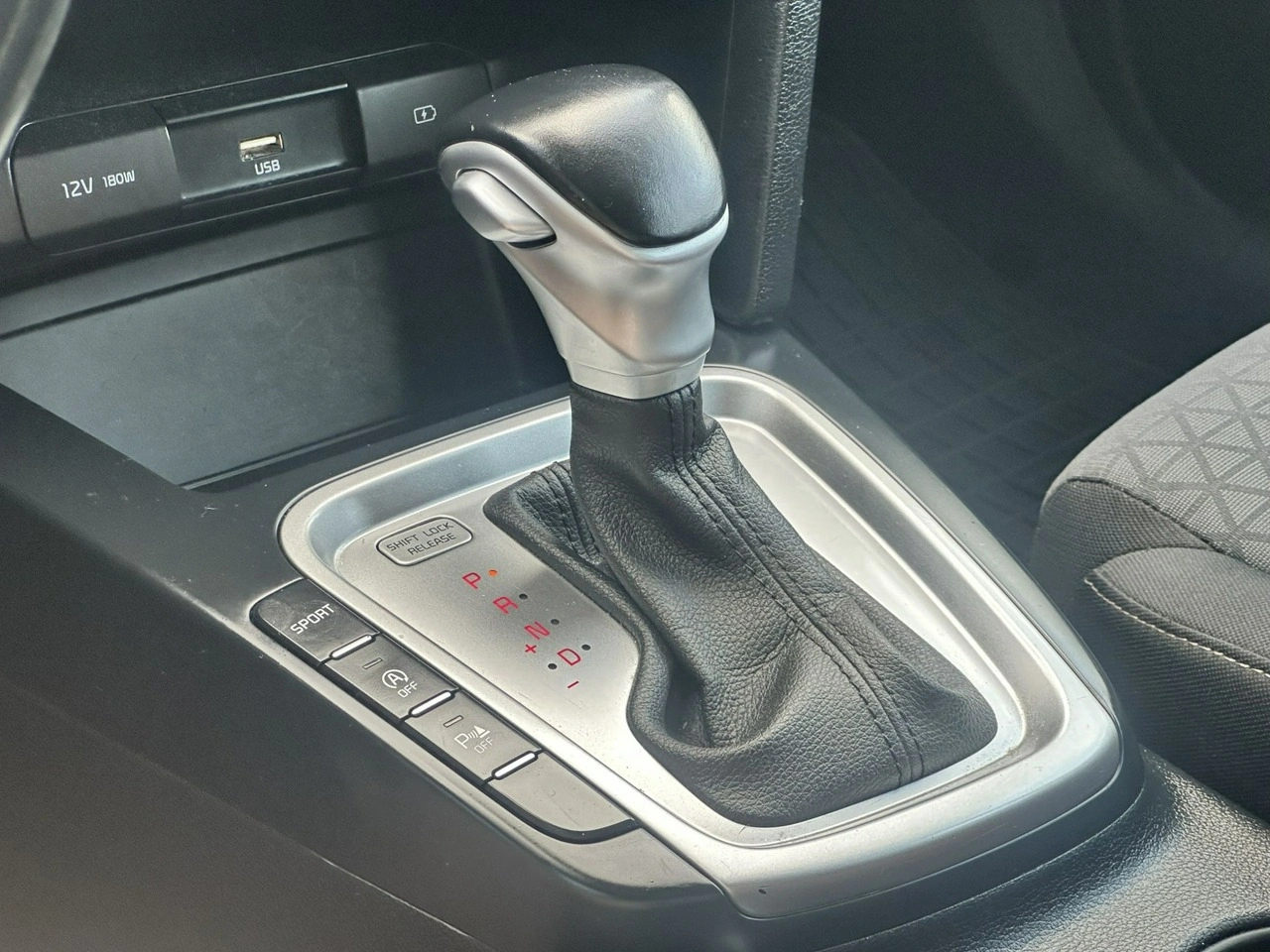 Kia Ceed - Zdjęcie 37