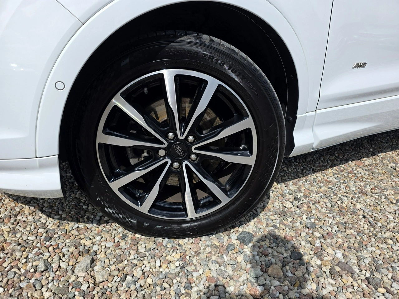 Ford Kuga - Zdjęcie 9
