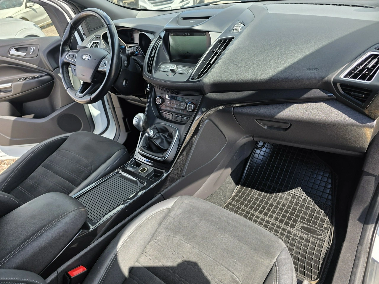 Ford Kuga - Zdjęcie 23