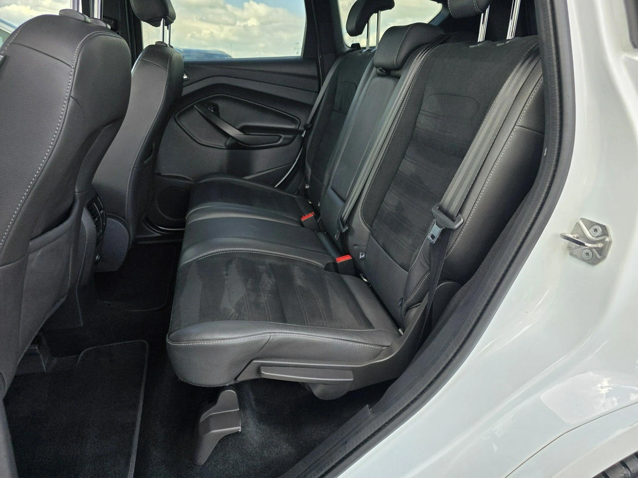 Ford Kuga - Zdjęcie 27