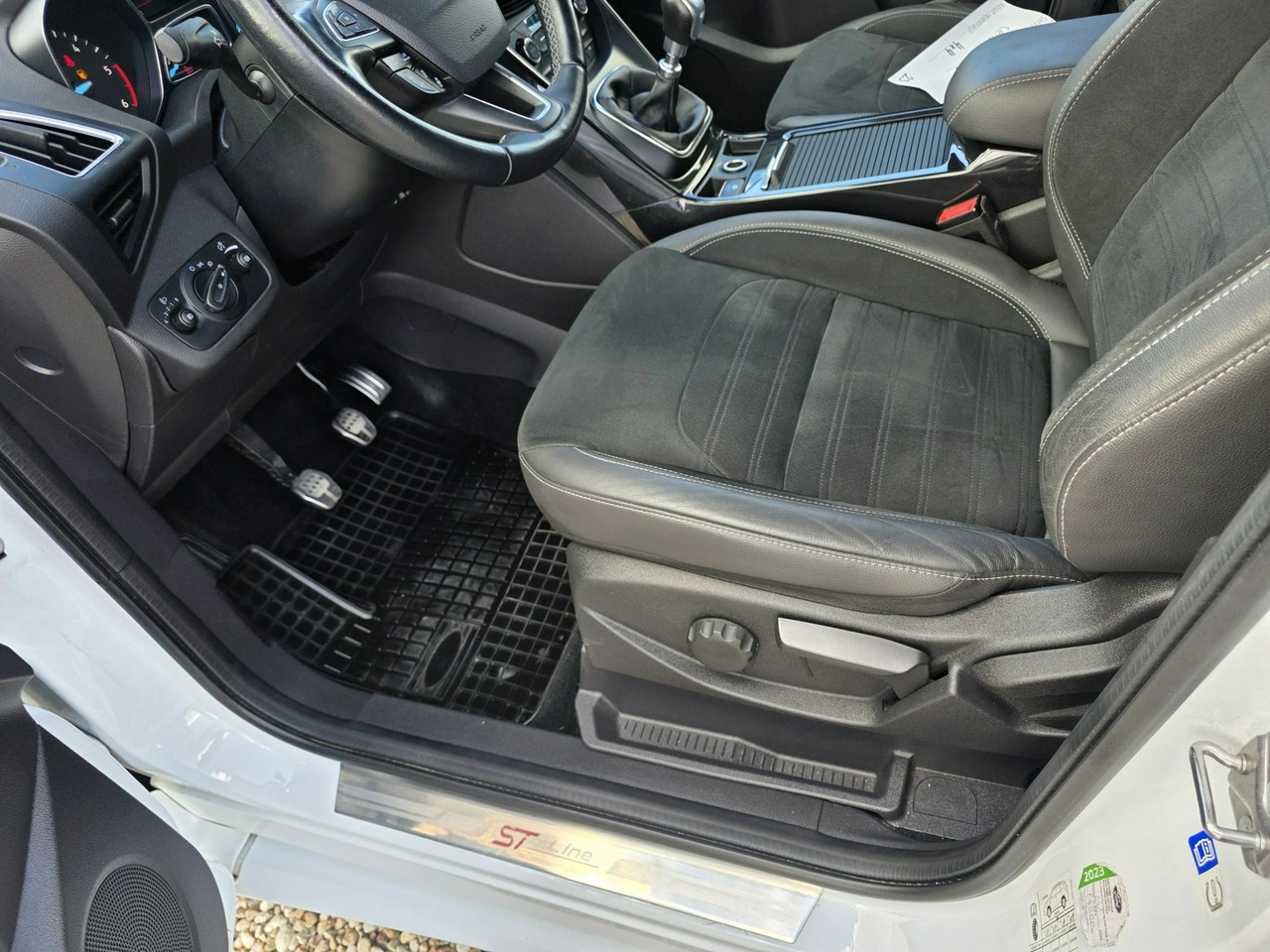 Ford Kuga - Zdjęcie 29