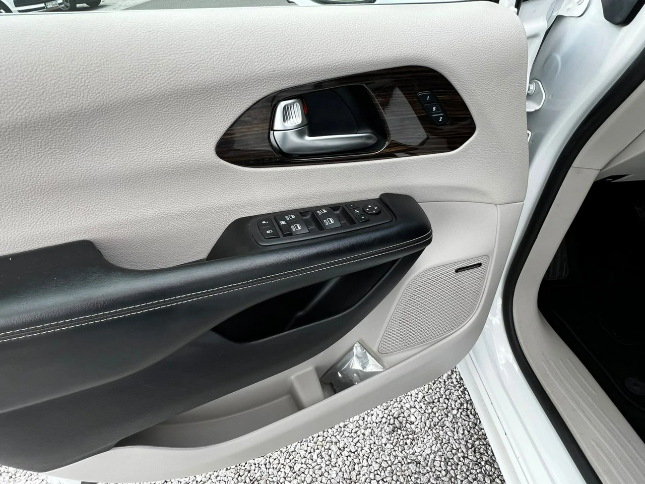 Chrysler Pacifica - Zdjęcie 10