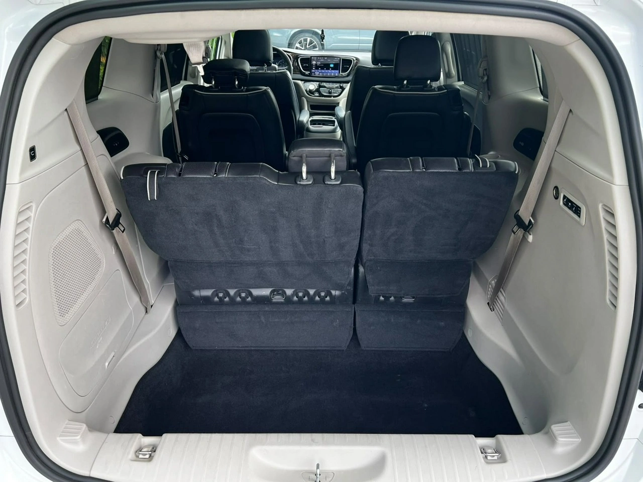 Chrysler Pacifica - Zdjęcie 20