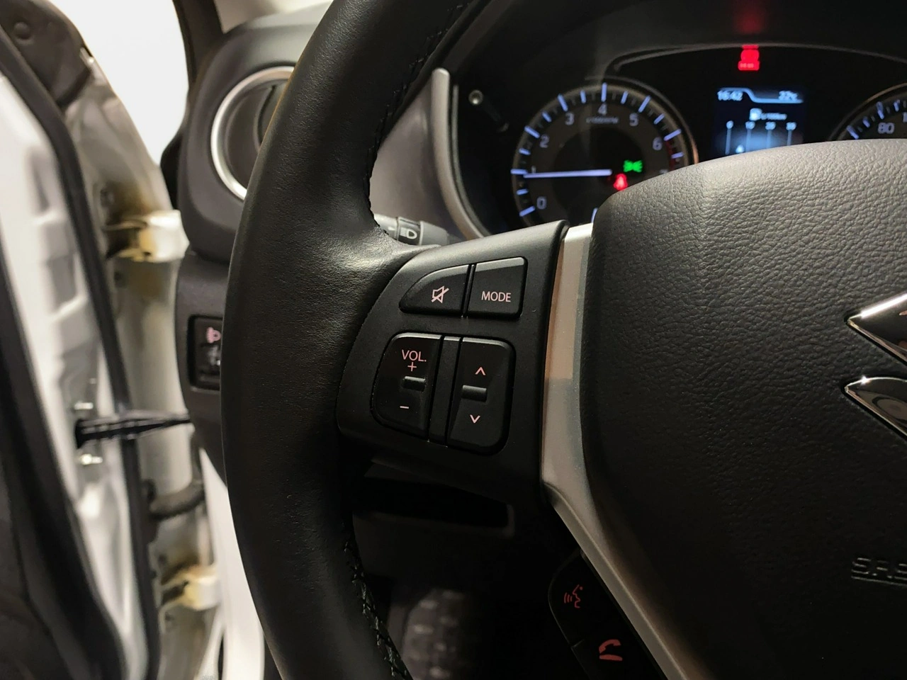 Suzuki Vitara - Zdjęcie 20
