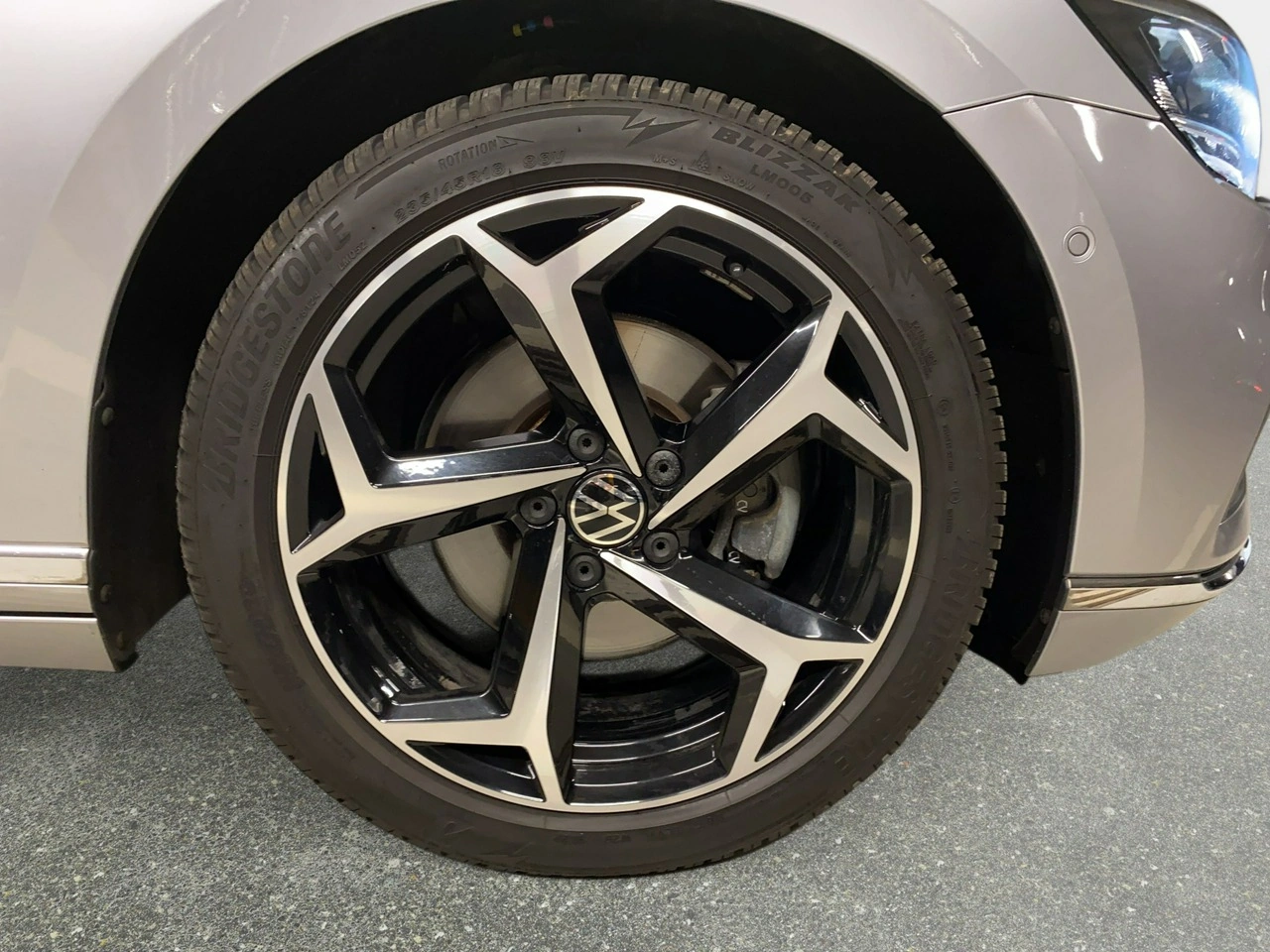 Volkswagen Passat - Zdjęcie 9