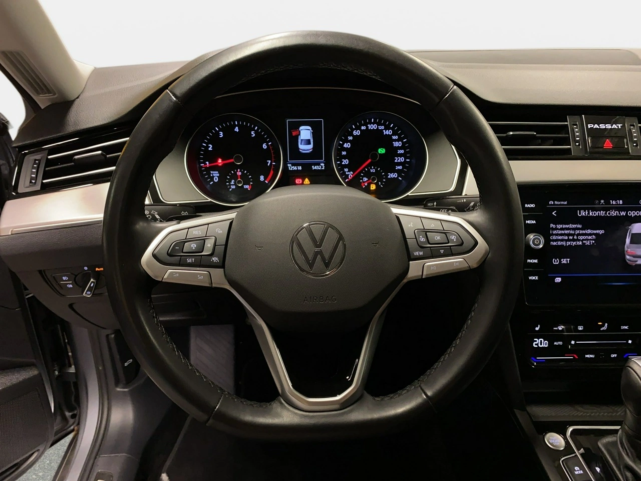Volkswagen Passat - Zdjęcie 19