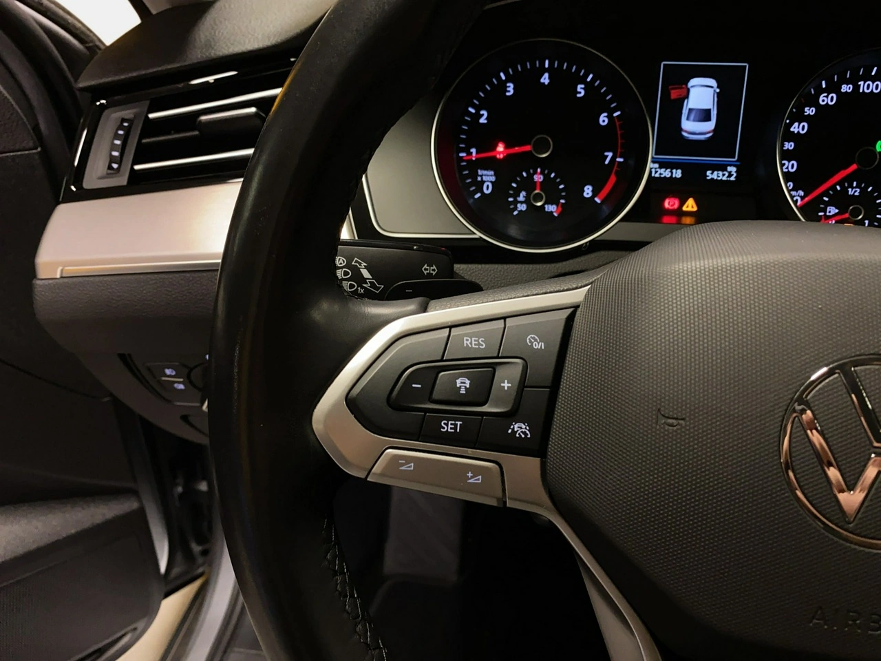 Volkswagen Passat - Zdjęcie 20