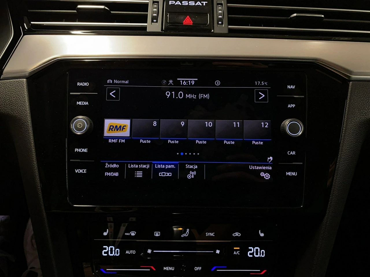 Volkswagen Passat - Zdjęcie 28