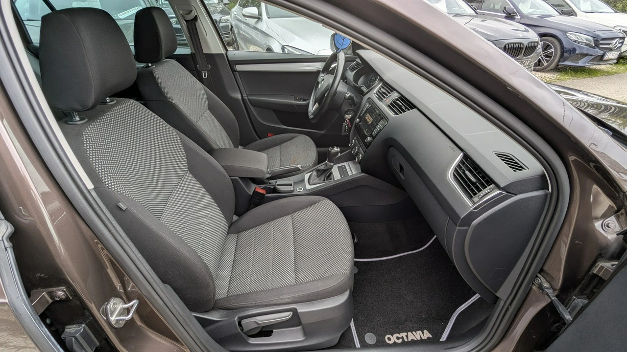 Skoda Octavia - Zdjęcie 19