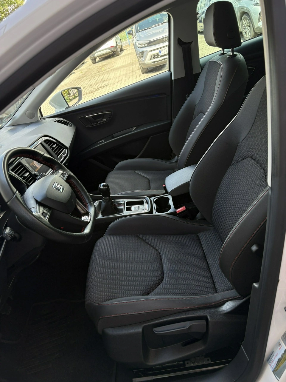 Seat Leon - Zdjęcie 17