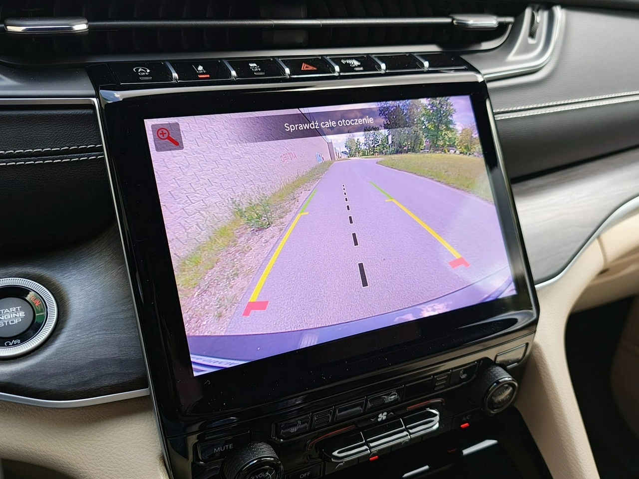 Jeep Grand Cherokee - Zdjęcie 11