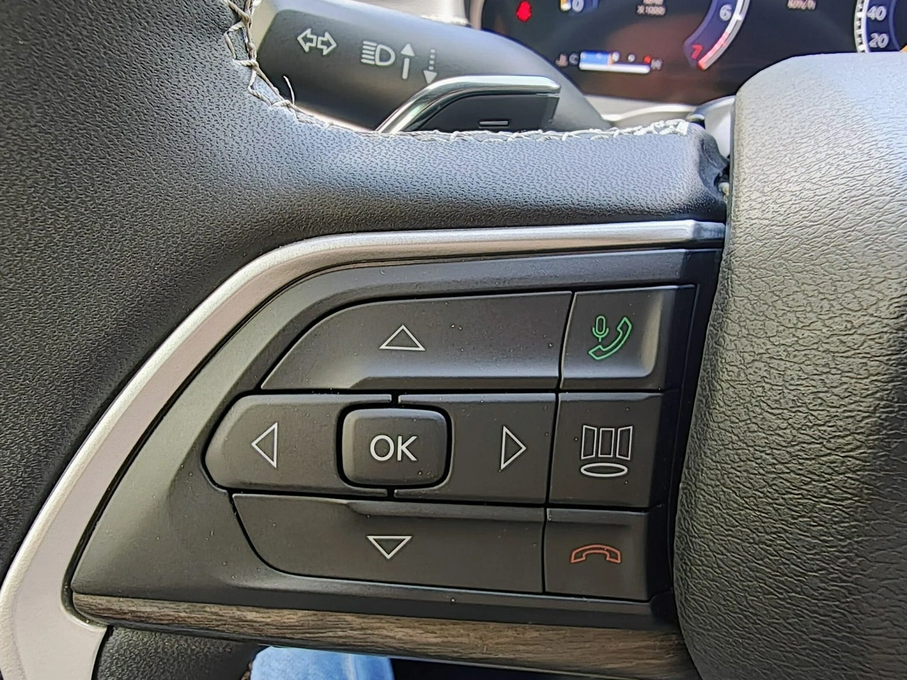 Jeep Grand Cherokee - Zdjęcie 21