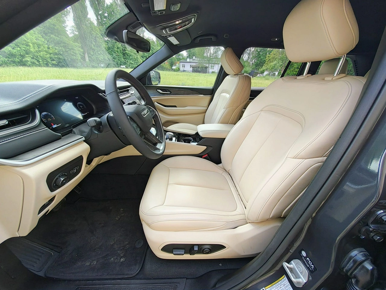 Jeep Grand Cherokee - Zdjęcie 23