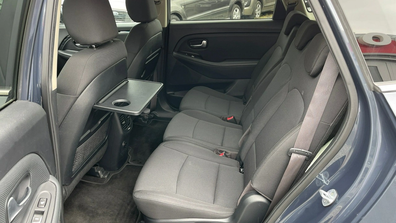 Kia Carens - Zdjęcie 20