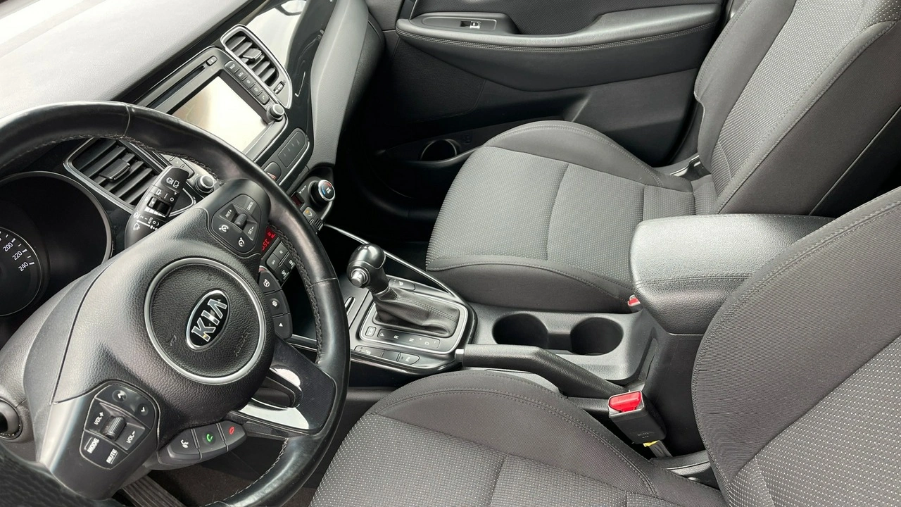 Kia Carens - Zdjęcie 24