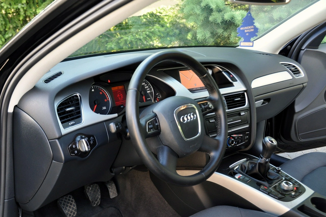 Audi A4 - Zdjęcie 21