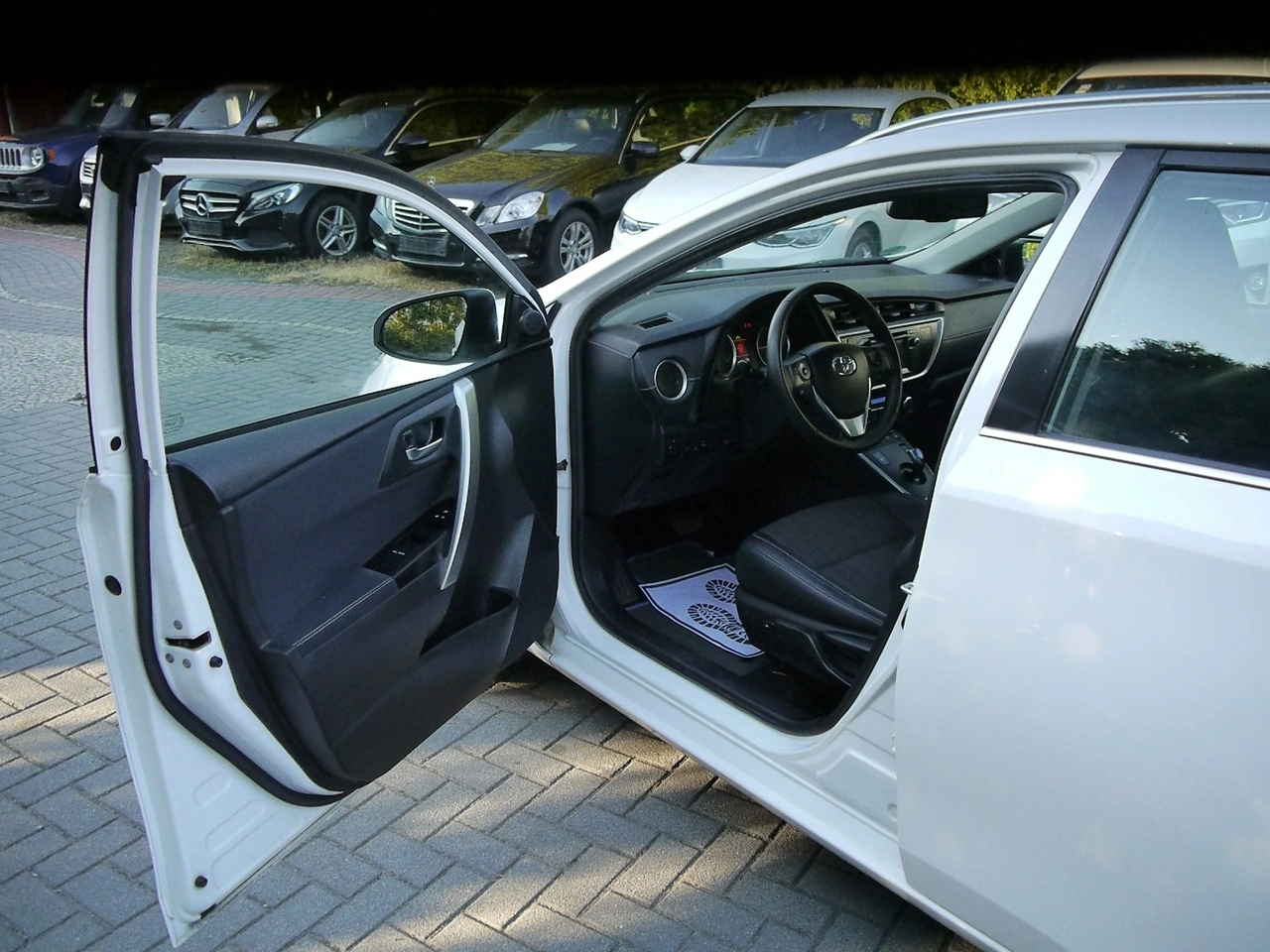 Toyota Auris - Zdjęcie 12