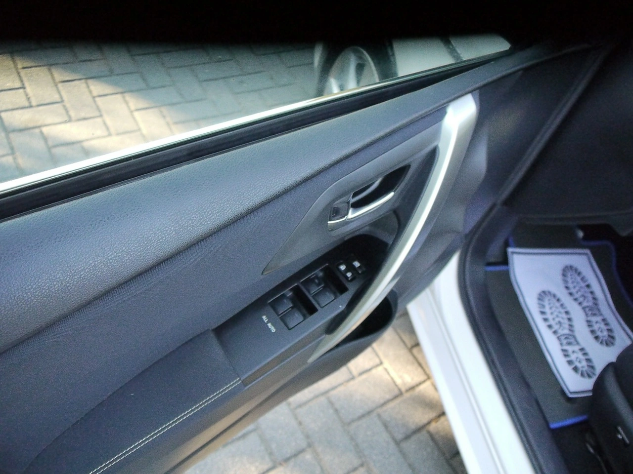 Toyota Auris - Zdjęcie 14