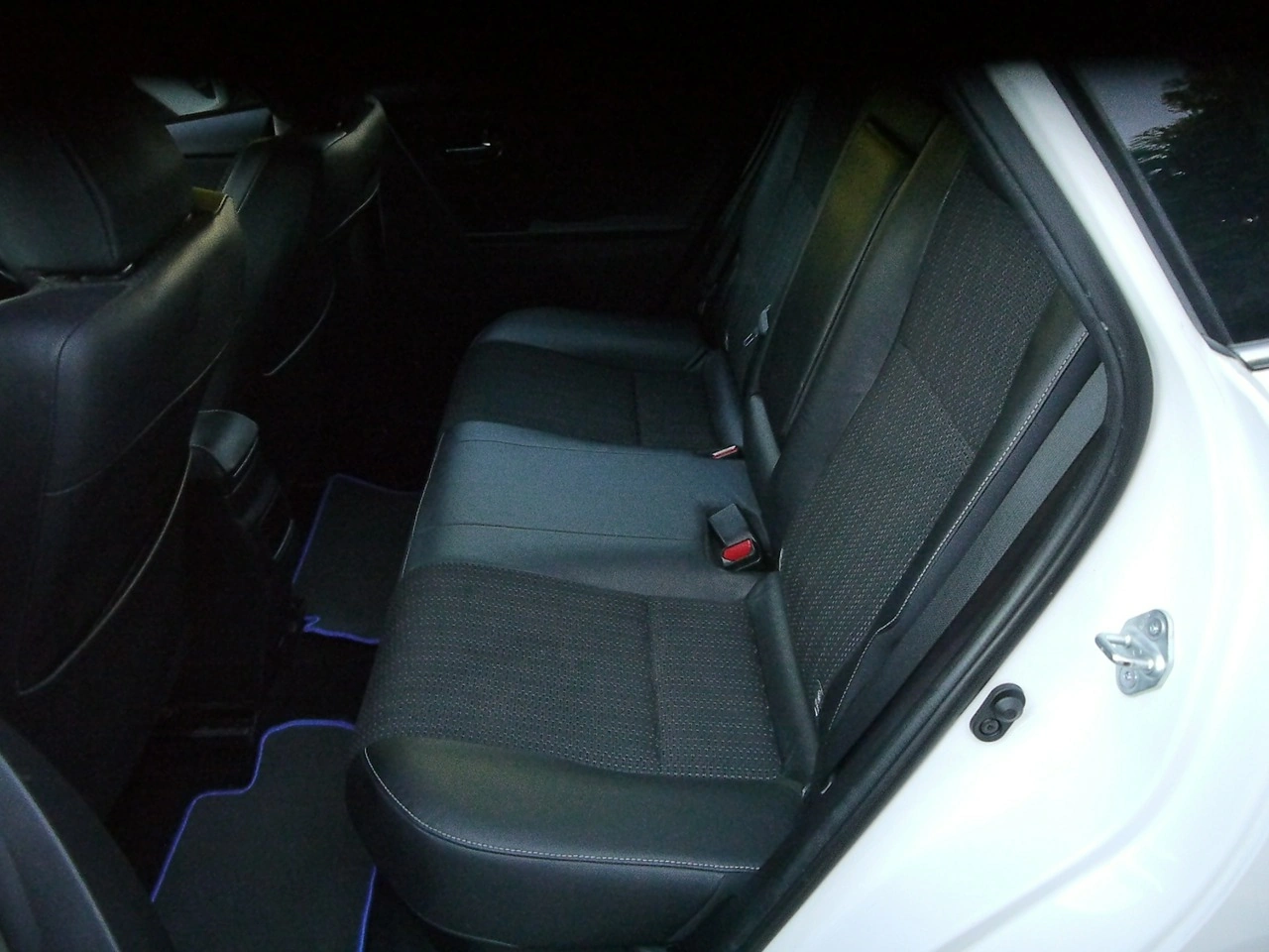 Toyota Auris - Zdjęcie 17