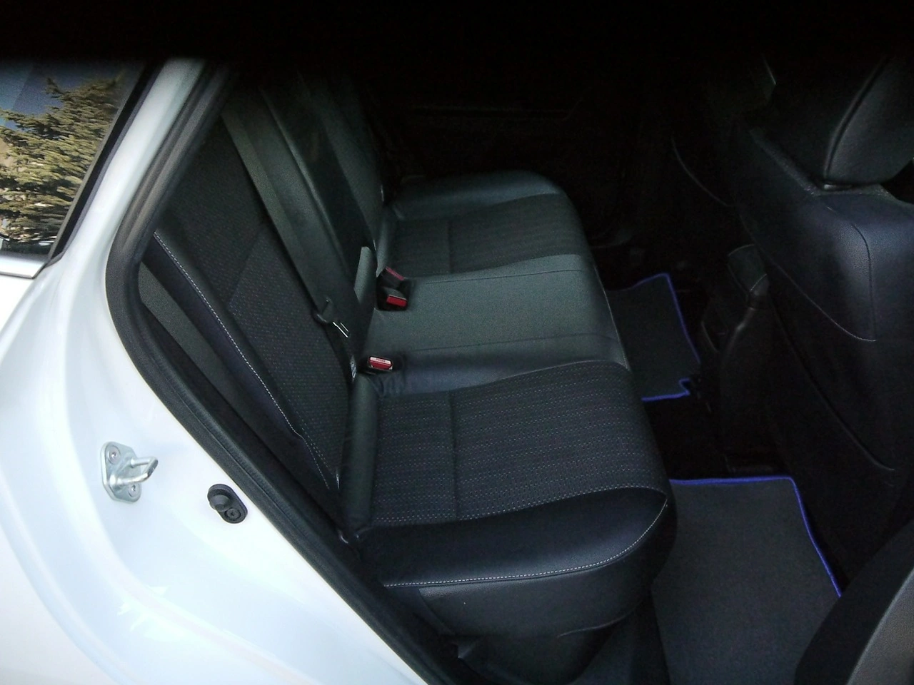 Toyota Auris - Zdjęcie 21